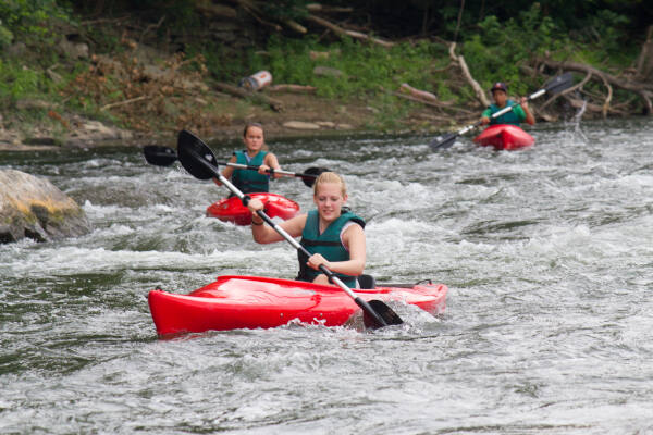 Rental kayaks on the Potomac river - River and Trail Outfitter