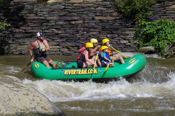 Side profile of rafters on the Shenandoah River - River & Trail Outfitters