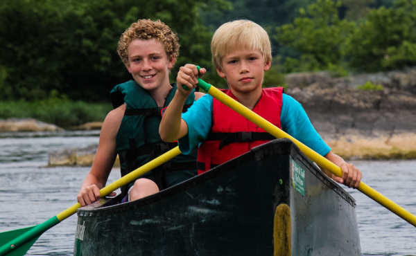 boy scouts canoe at Harpers Ferry